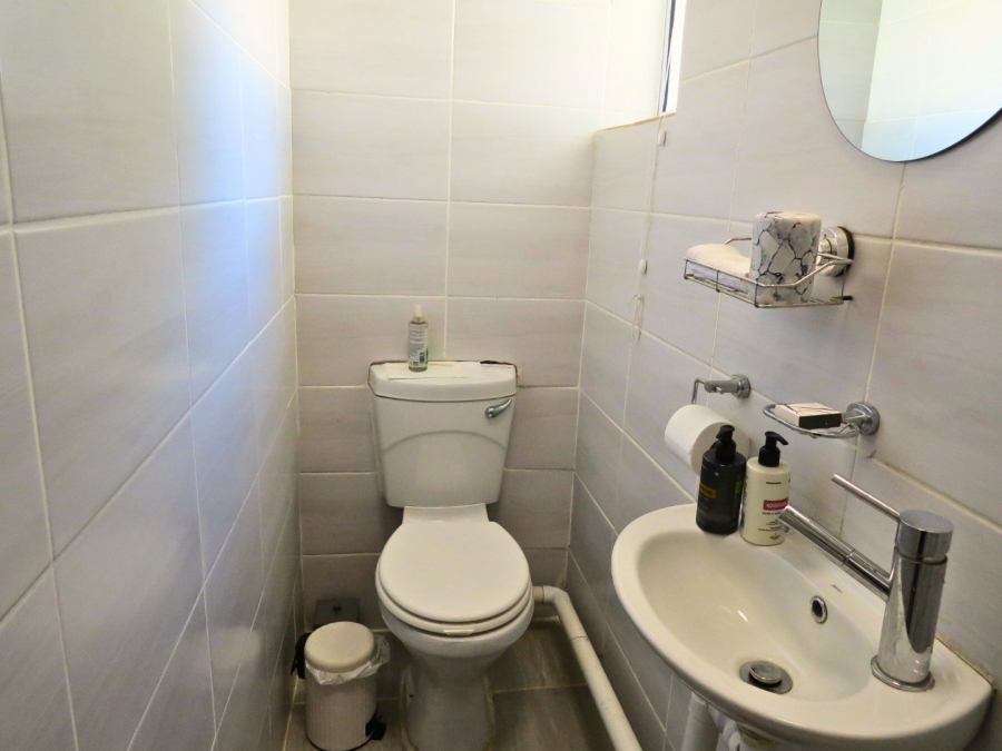 5 Bedroom Property for Sale in Dan Pienaar Free State